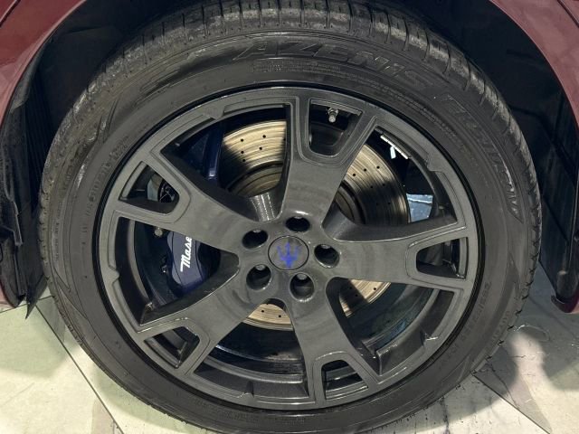 Used 2018 Maserati Levante S GranSport image 33