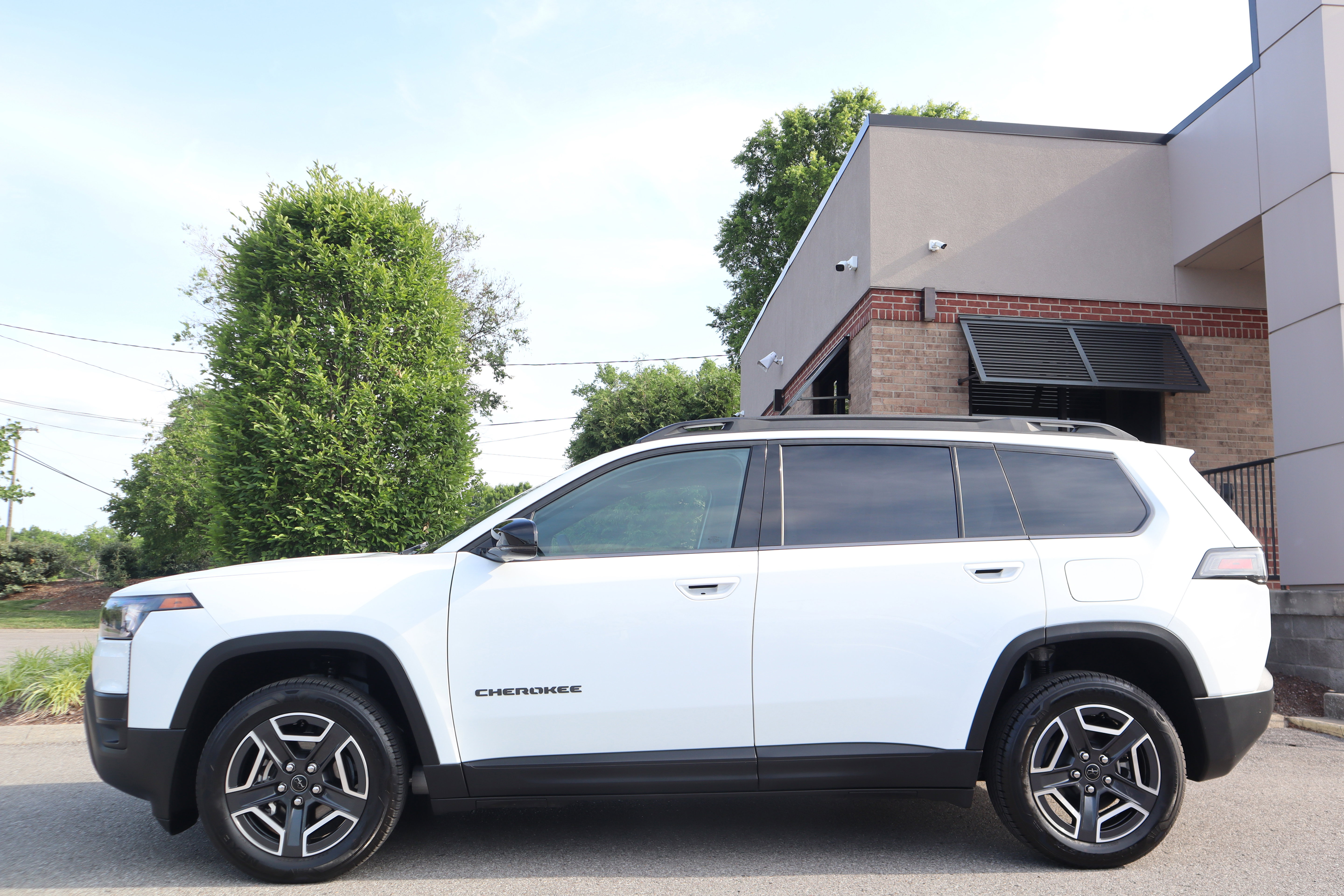 Used 2026 Jeep Cherokee Limited AWD/4WD image 10