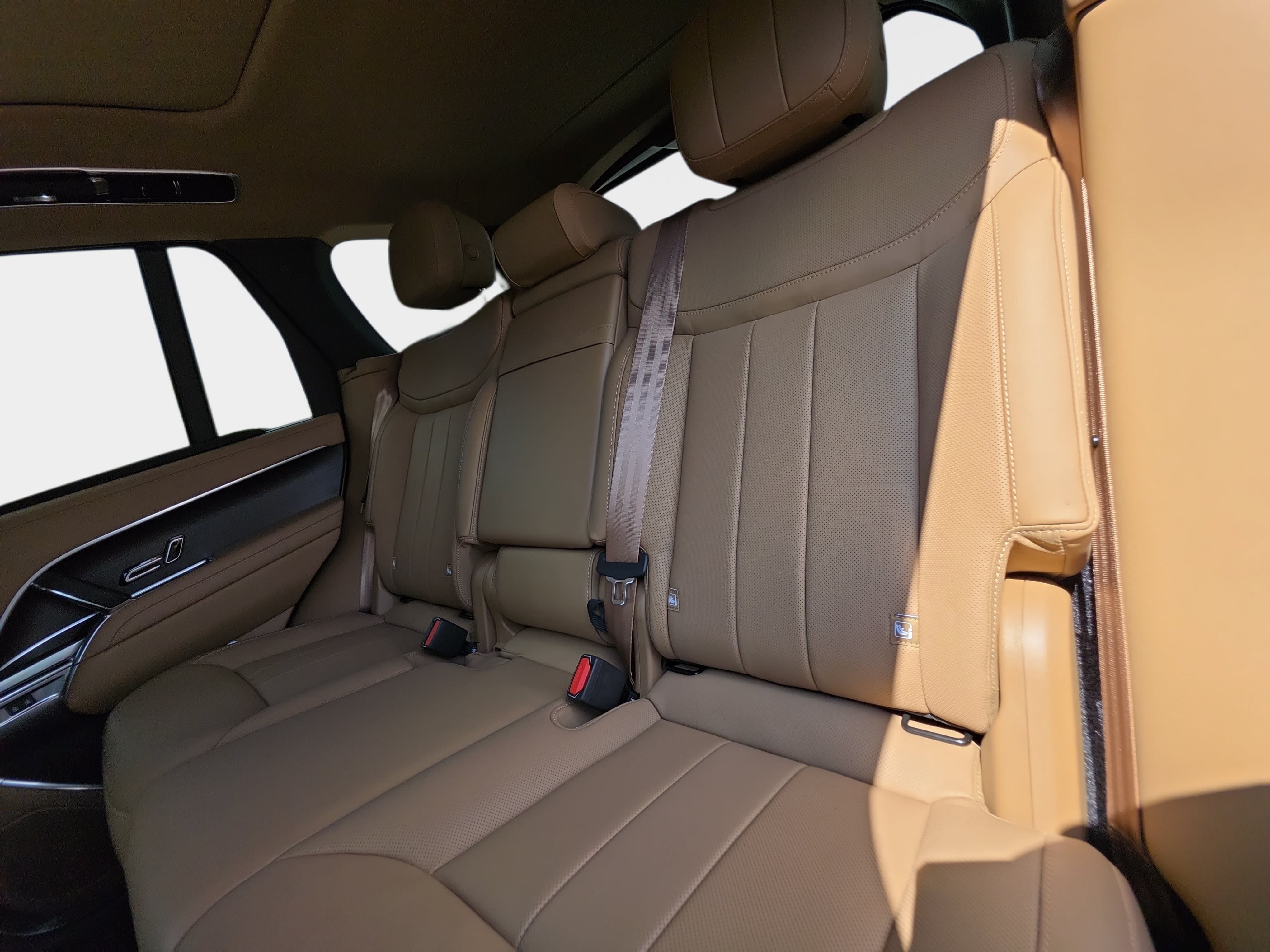 Certified 2025 Land Rover Range Rover SE AWD/4WD image 14
