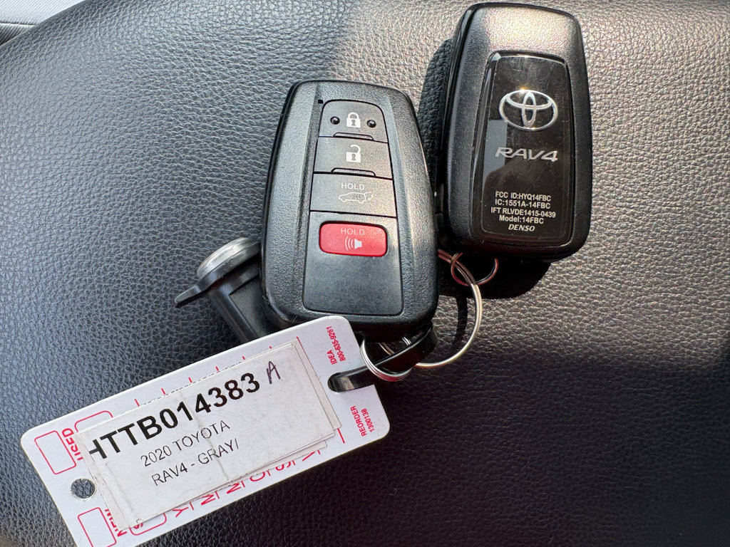 Used 2020 Toyota RAV4 XLE w/ Convenience Package FWD image 34