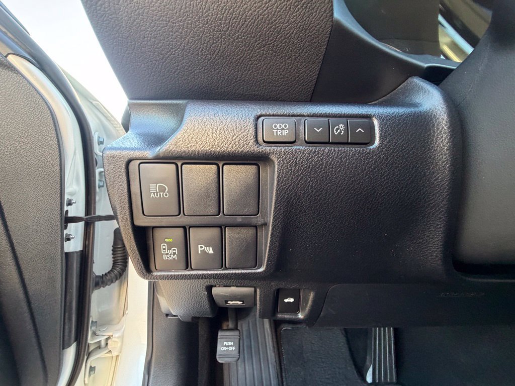 Used 2019 Lexus IS 300 AWD w/ Navigation Package image 4