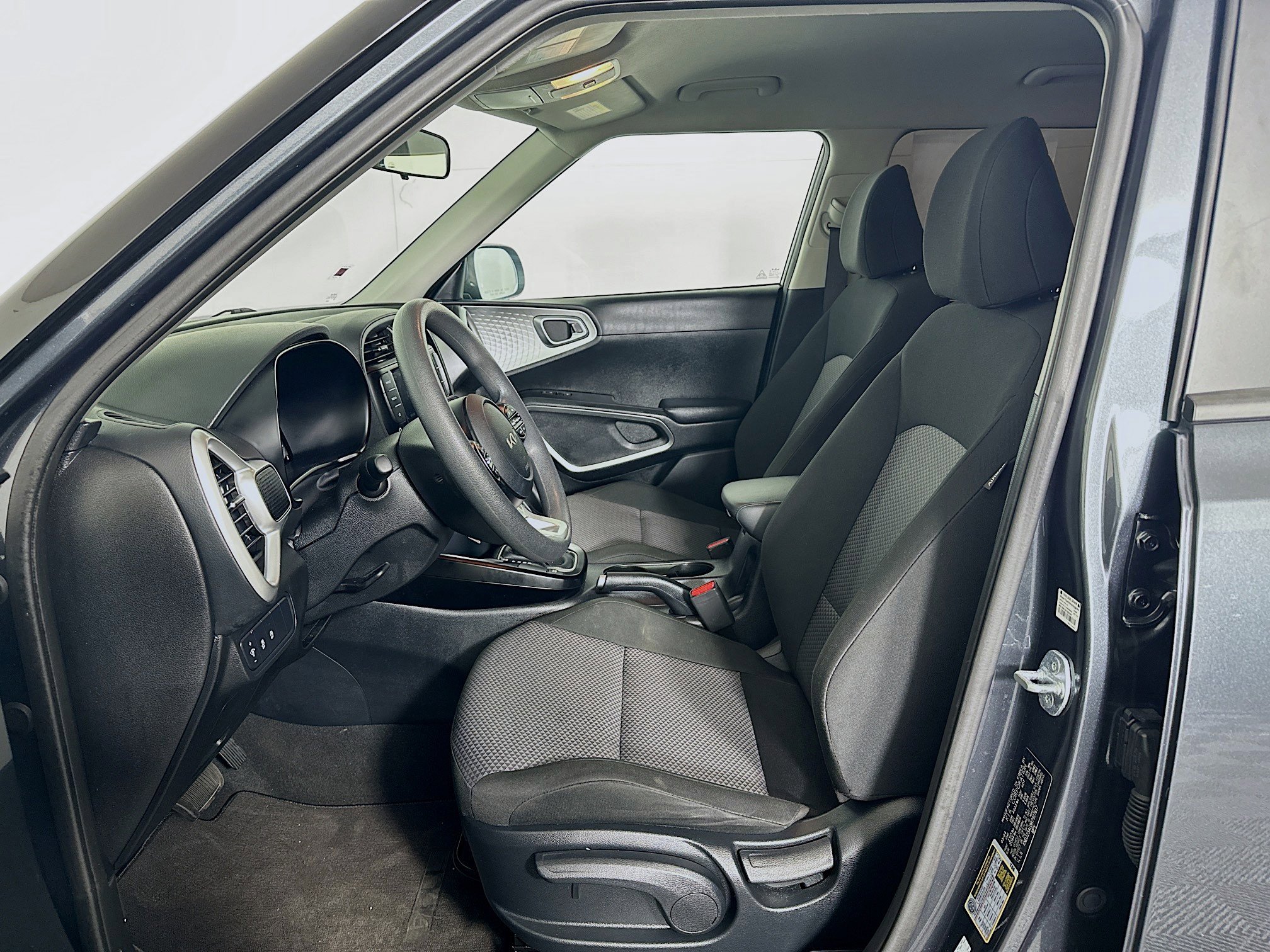 Used 2024 Kia Soul LX image 13