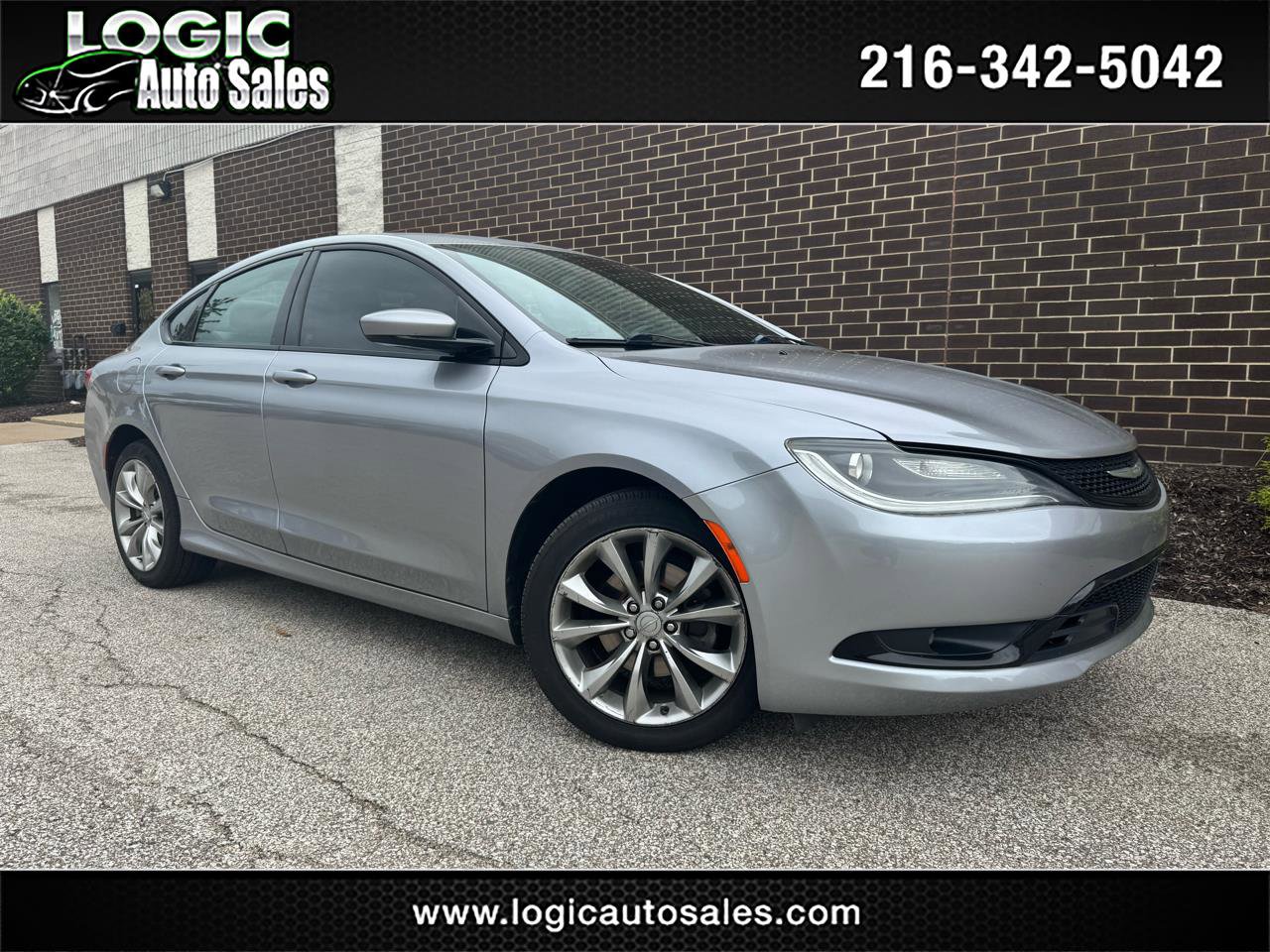 Used 2015 Chrysler 200 S image 1