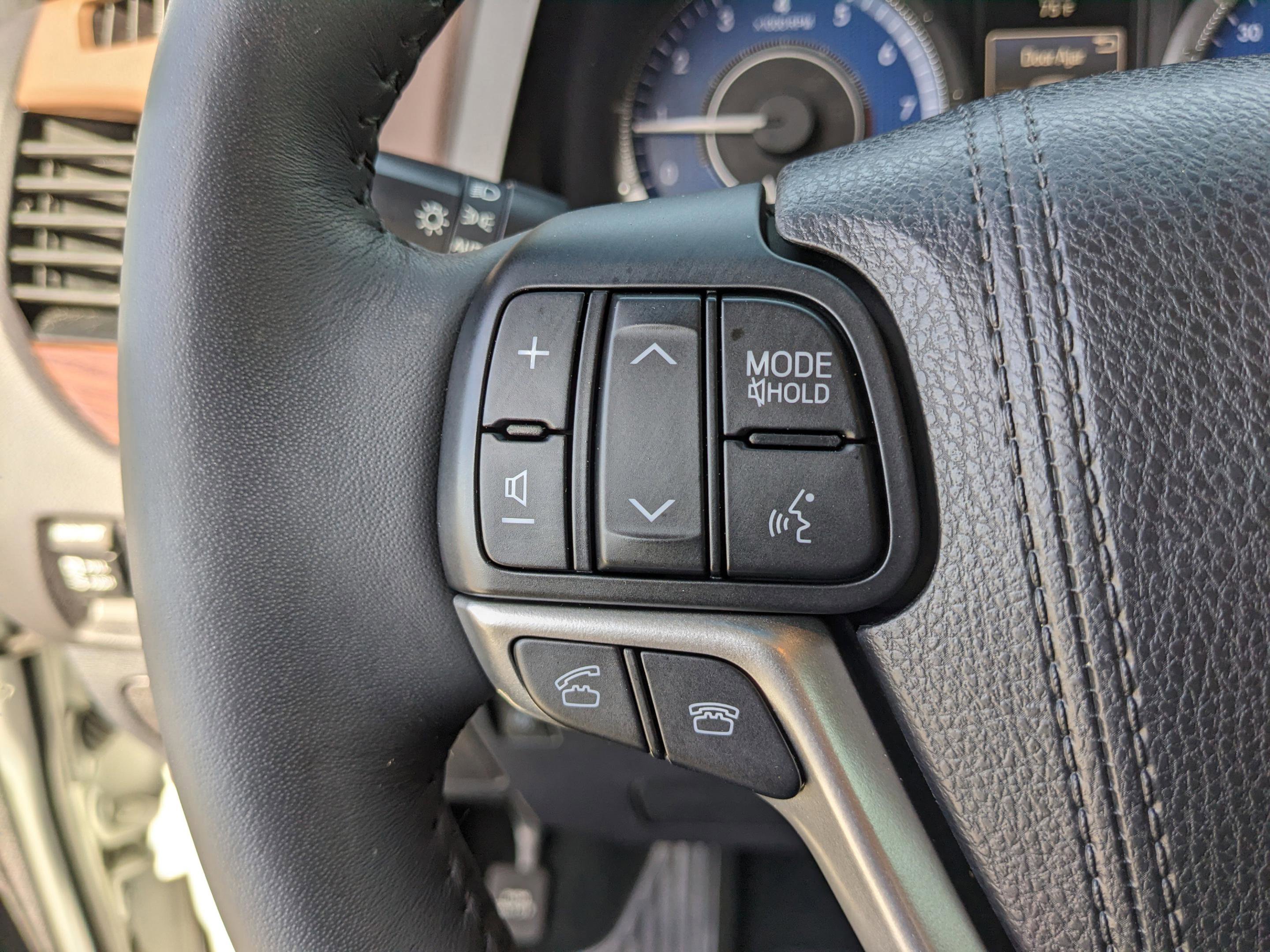 Used 2017 Toyota Sienna Limited image 37