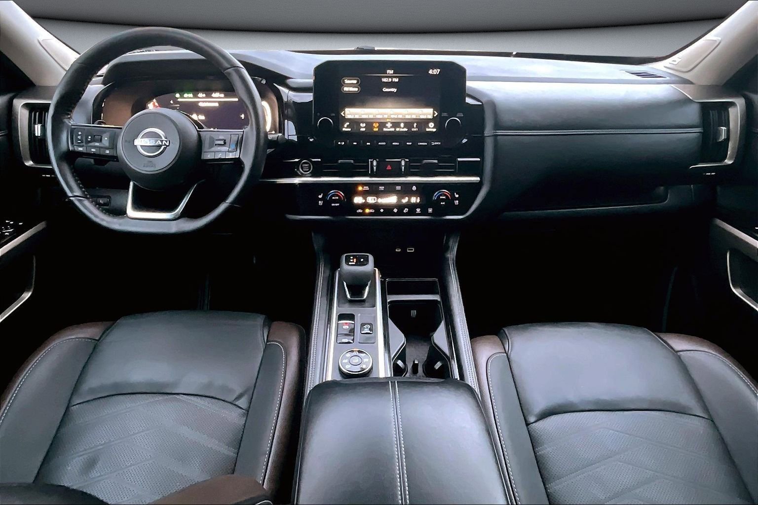 Used 2023 Nissan Pathfinder Platinum image 7