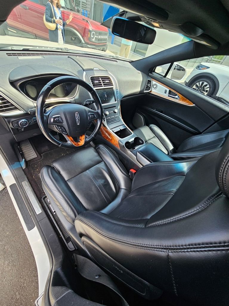 Used 2016 Lincoln MKX Reserve w/ Luxury Package AWD/4WD image 8