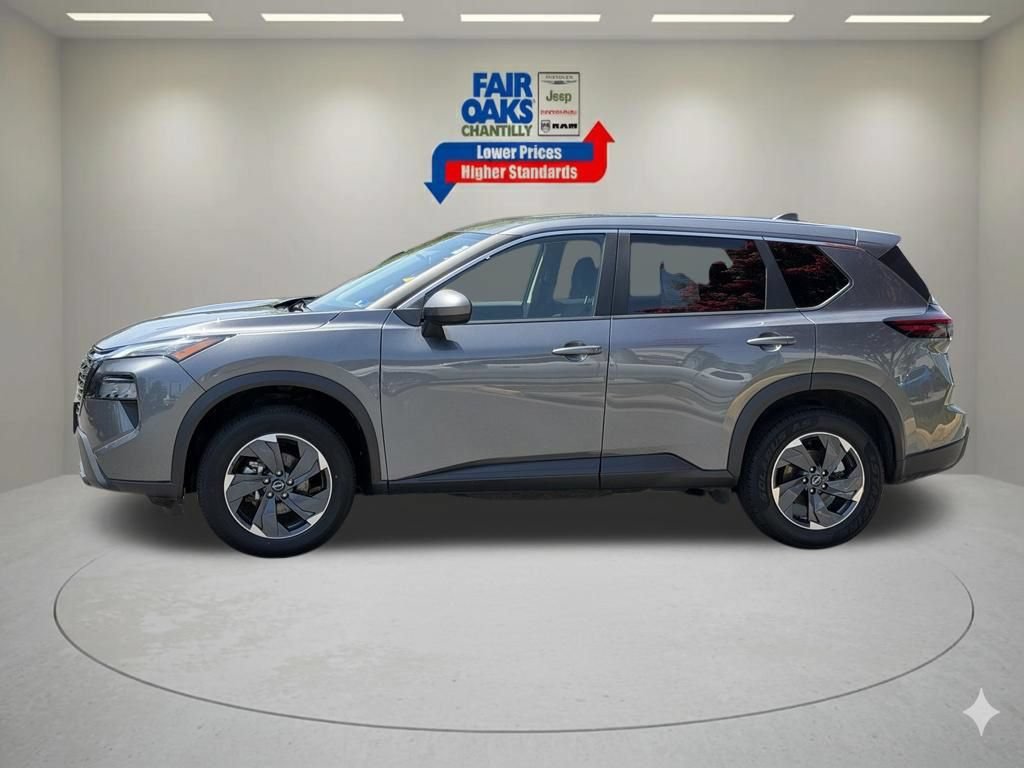 Used 2025 Nissan Rogue SV FWD image 12