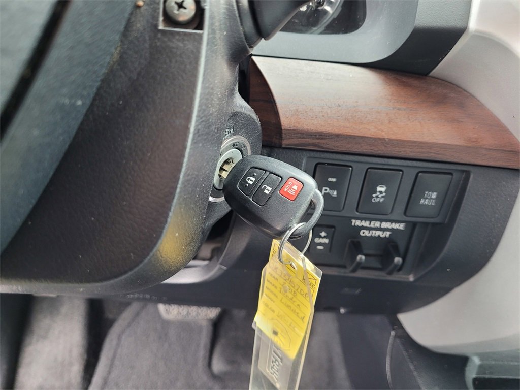 Used 2018 Toyota Tundra Limited image 19