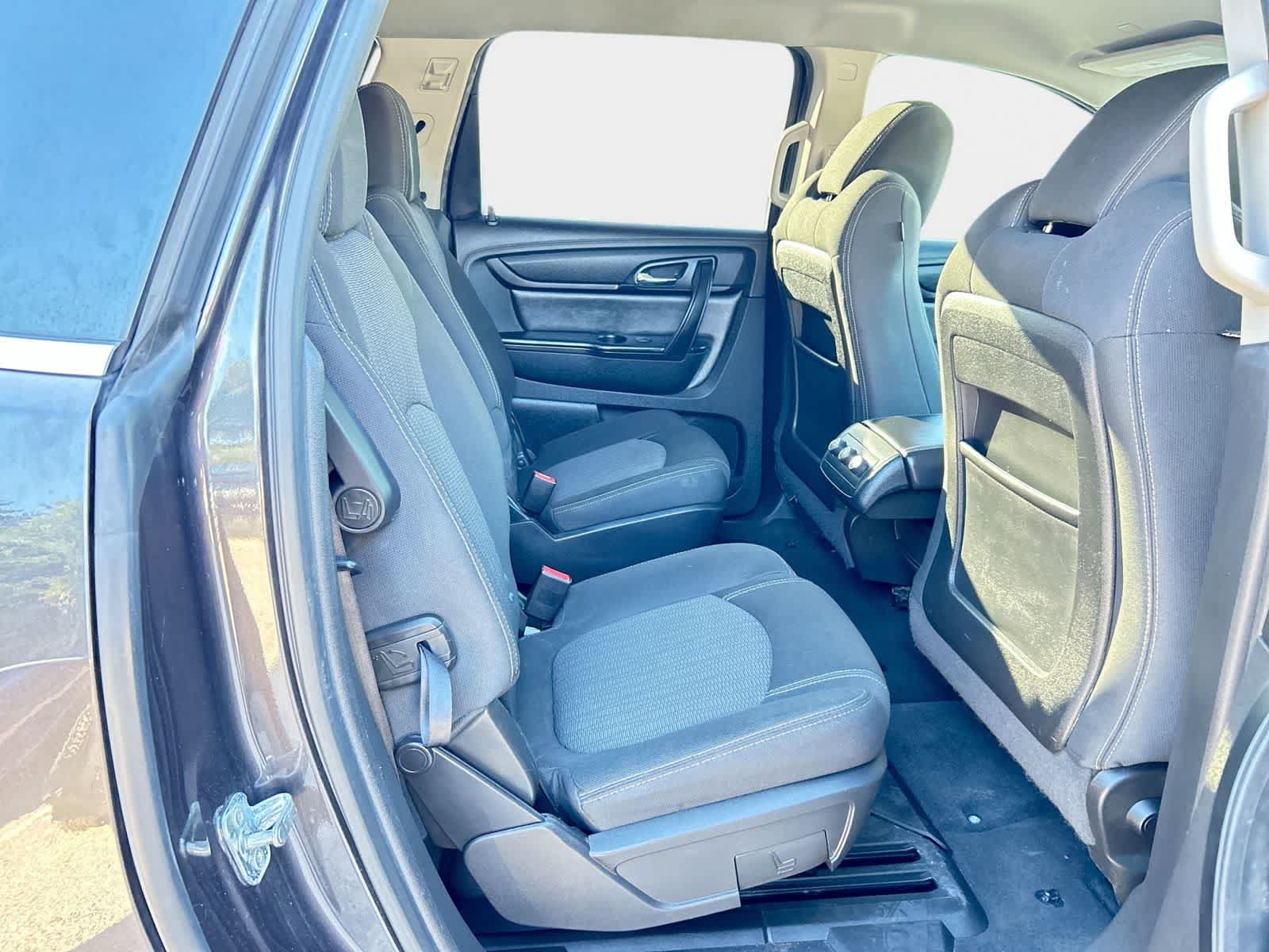 Used 2016 Chevrolet Traverse LT w/ Style and Technology Package FWD image 13