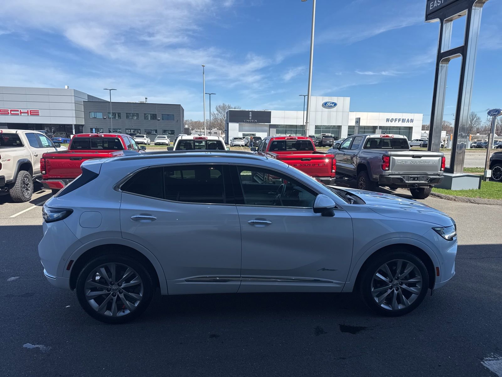 Used 2023 Buick Envision Avenir image 5