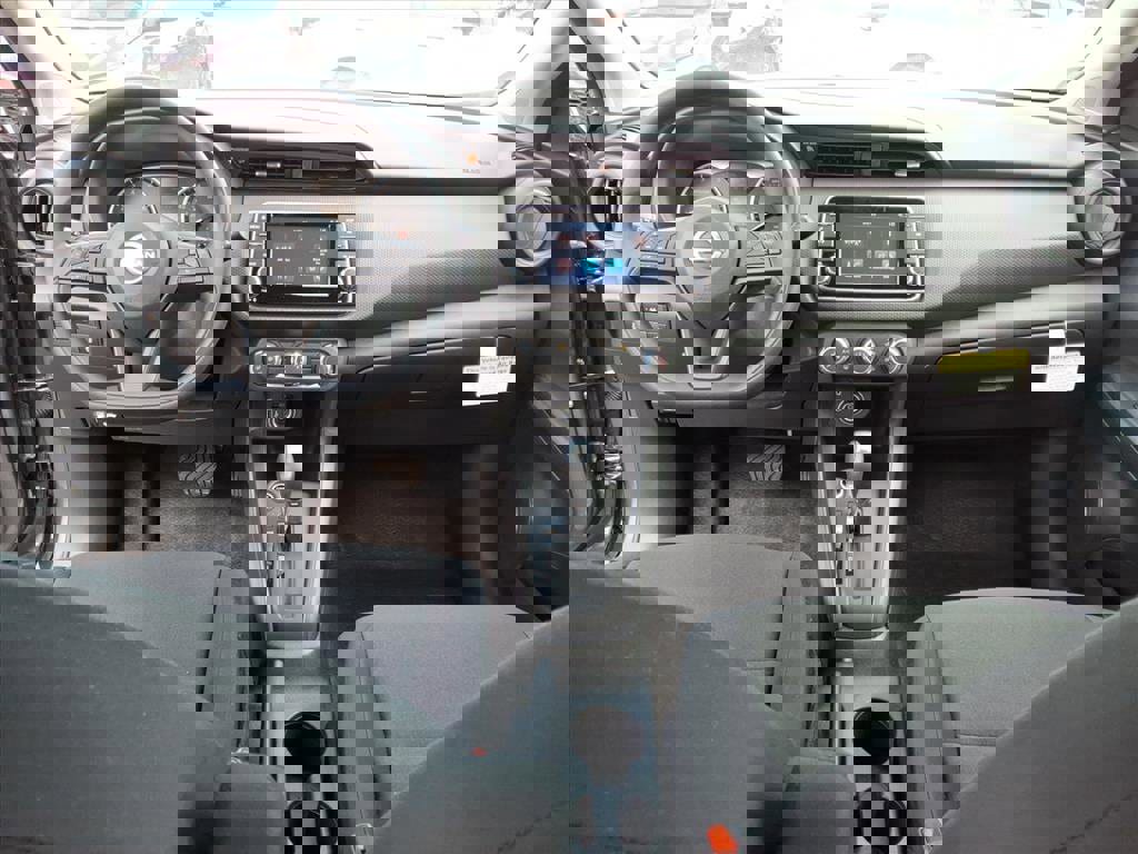New 2025 Nissan Kicks Play S image 7