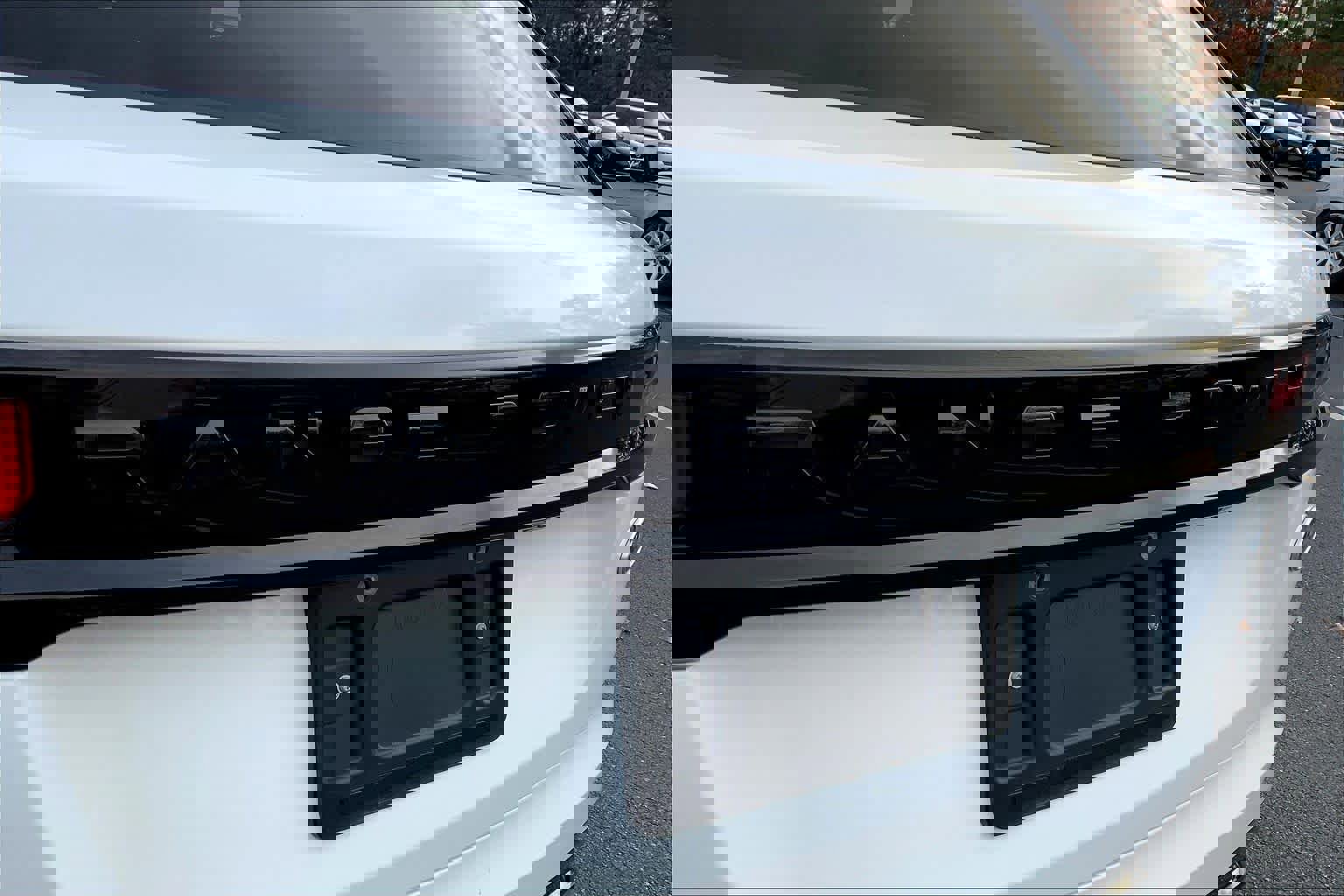 Used 2023 Land Rover Range Rover Velar R-Dynamic S image 28