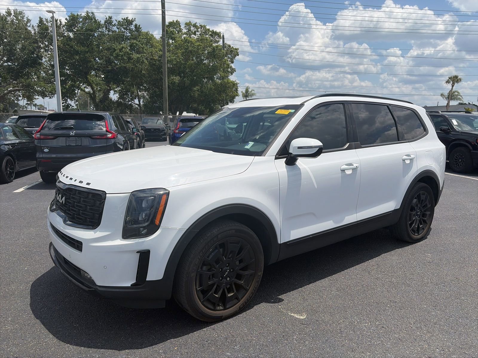 Used 2022 Kia Telluride SX w/ Nightfall Edition Package AWD/4WD image 3