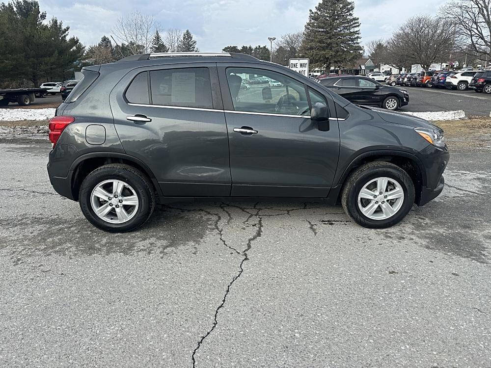 Used 2020 Chevrolet Trax LT w/ LT Convenience Package AWD/4WD image 6