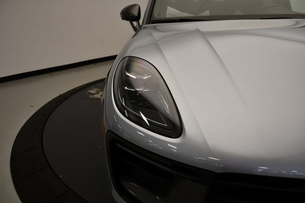 Certified 2026 Porsche Macan Turbo AWD/4WD image 14