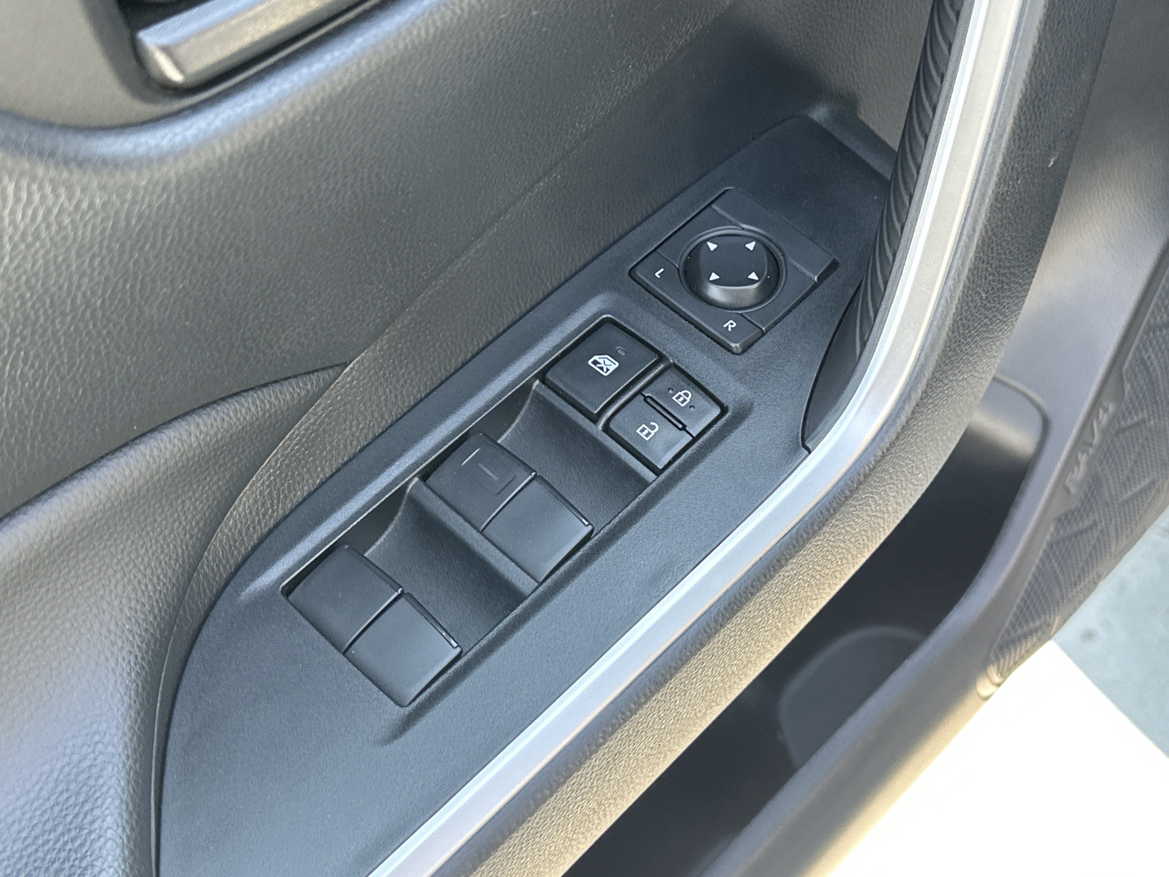 Certified 2024 Toyota RAV4 LE FWD image 15