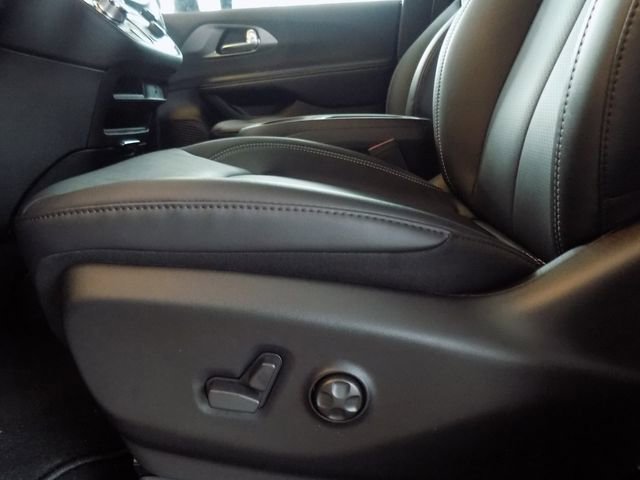 New 2026 Chrysler Pacifica Select image 23
