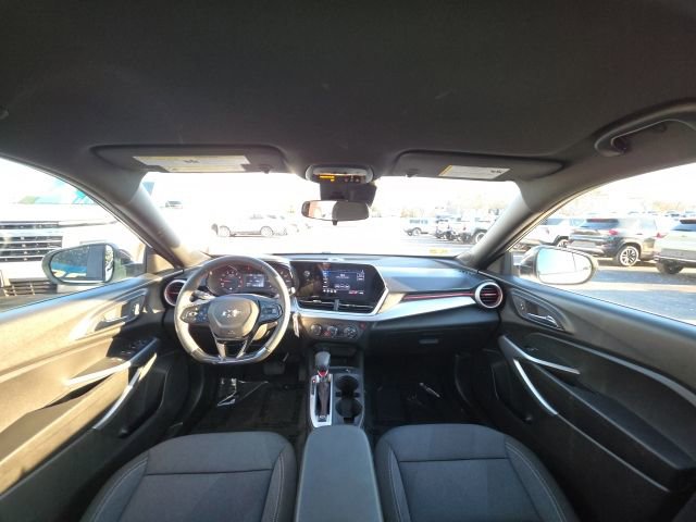 Used 2024 Chevrolet Trax RS image 10