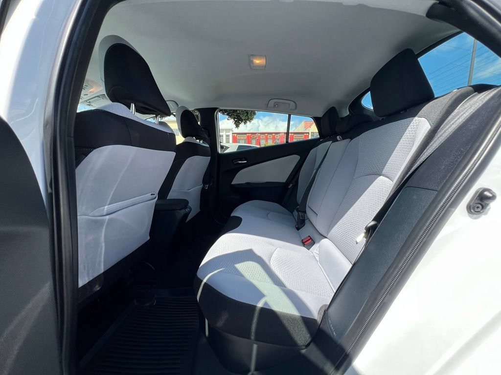Certified 2022 Toyota Prius LE FWD image 14