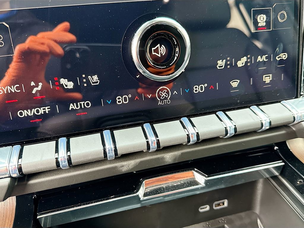 New 2026 GMC Yukon Denali w/ Sun & Power Step Package image 16