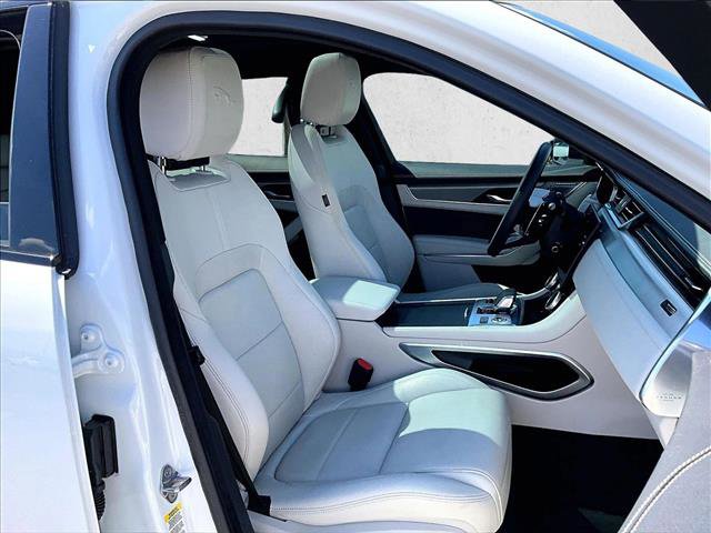 Used 2025 Jaguar F-PACE R-Dynamic S image 9