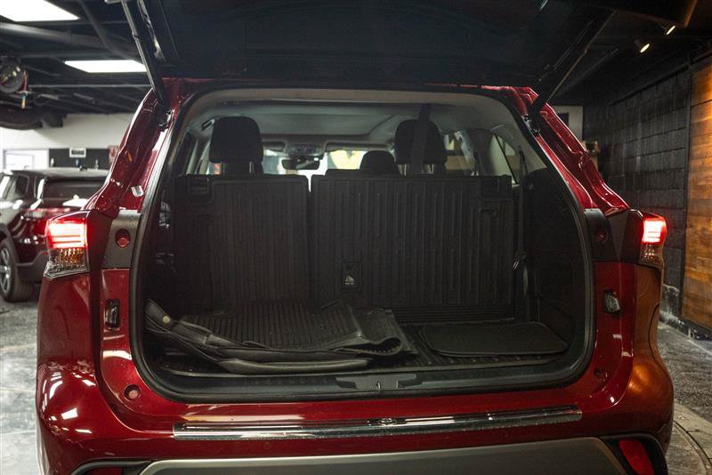 Used 2022 Toyota Highlander Platinum FWD image 7