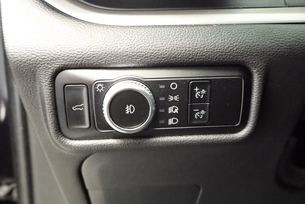 Used 2023 Ford Explorer XLT w/ Equipment Group 202A AWD/4WD image 35