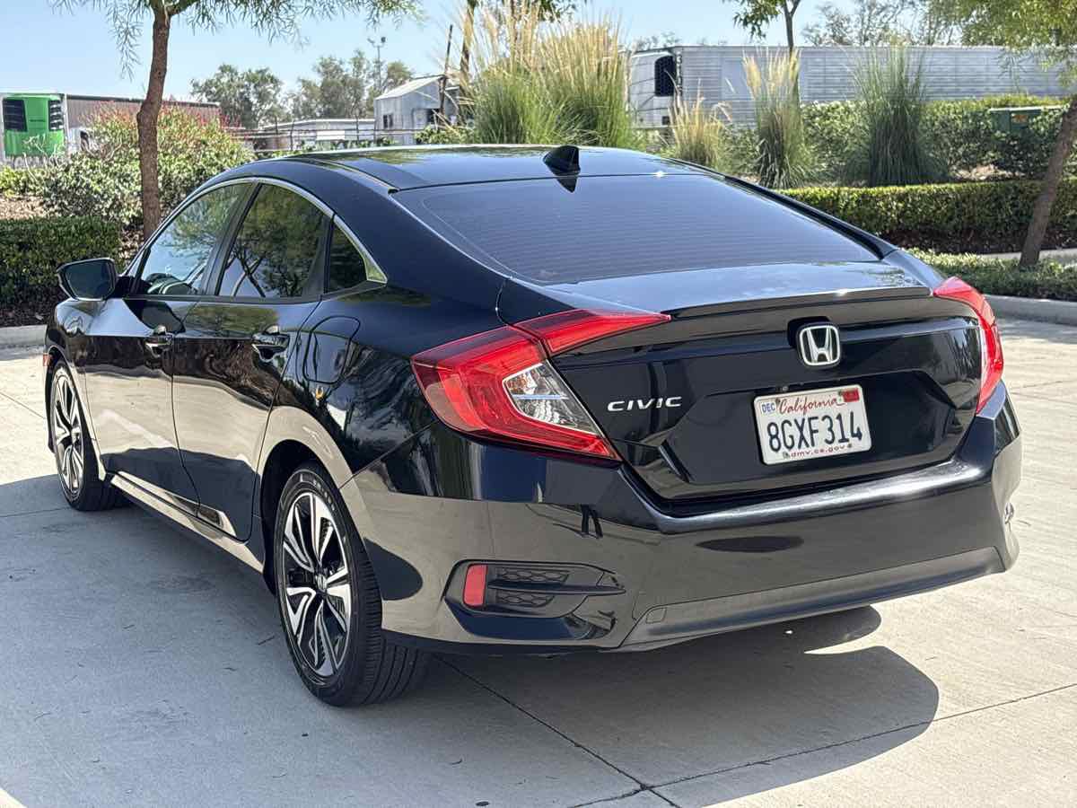 Used 2018 Honda Civic EX-T image 5