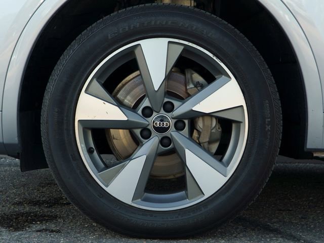 Used 2023 Audi Q5 2.0T Premium Plus w/ Premium Plus Package AWD/4WD image 12