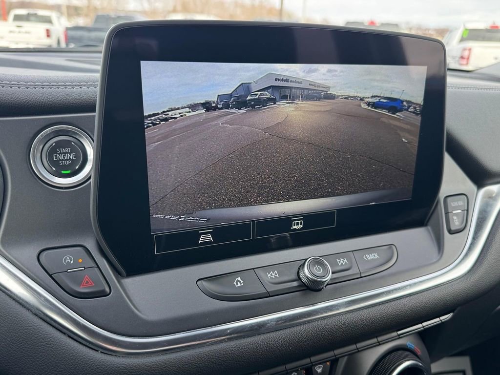 Used 2025 Chevrolet Blazer LT AWD/4WD image 25