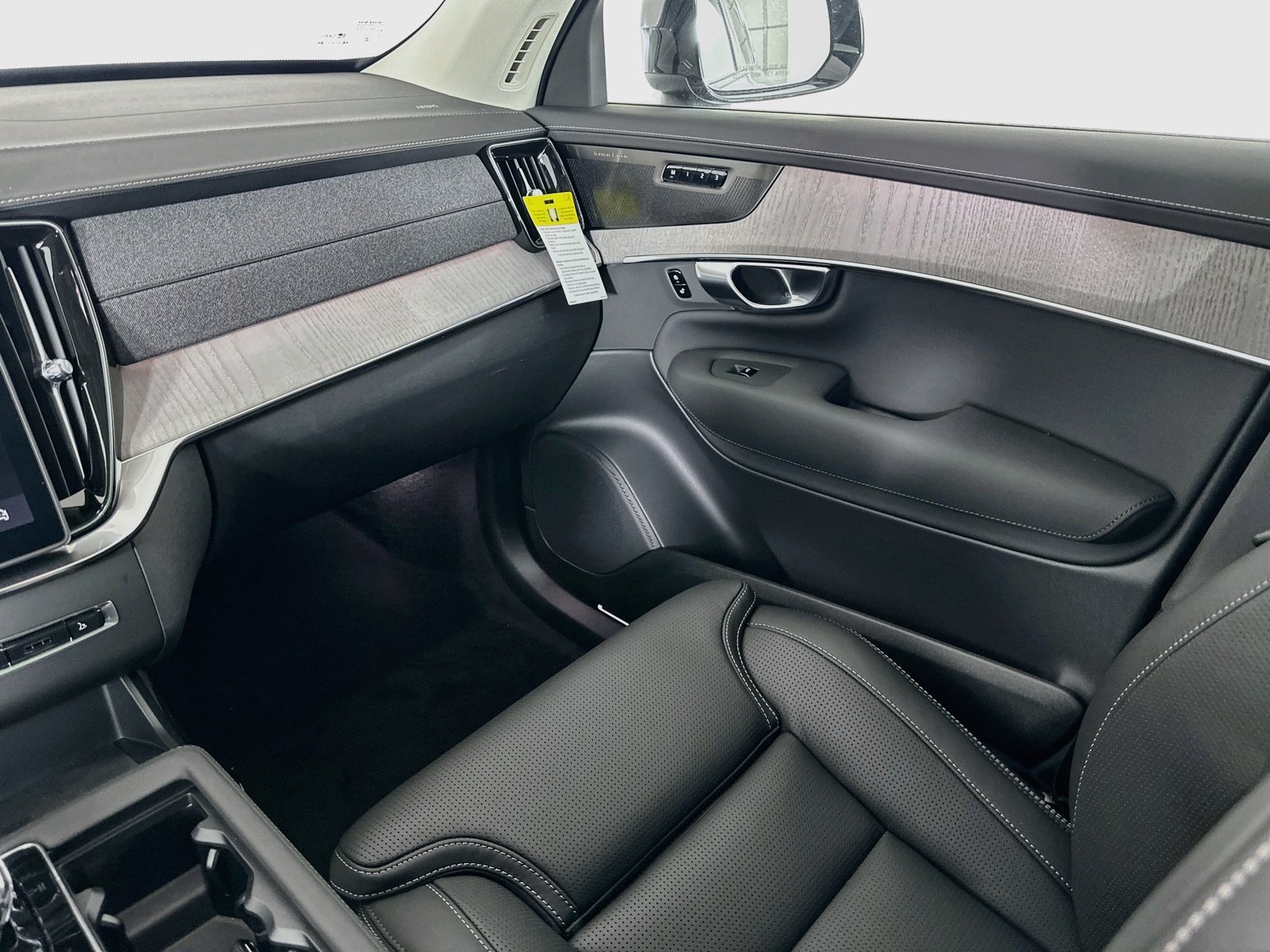 New 2027 Volvo XC90 B6 Ultra AWD/4WD image 23
