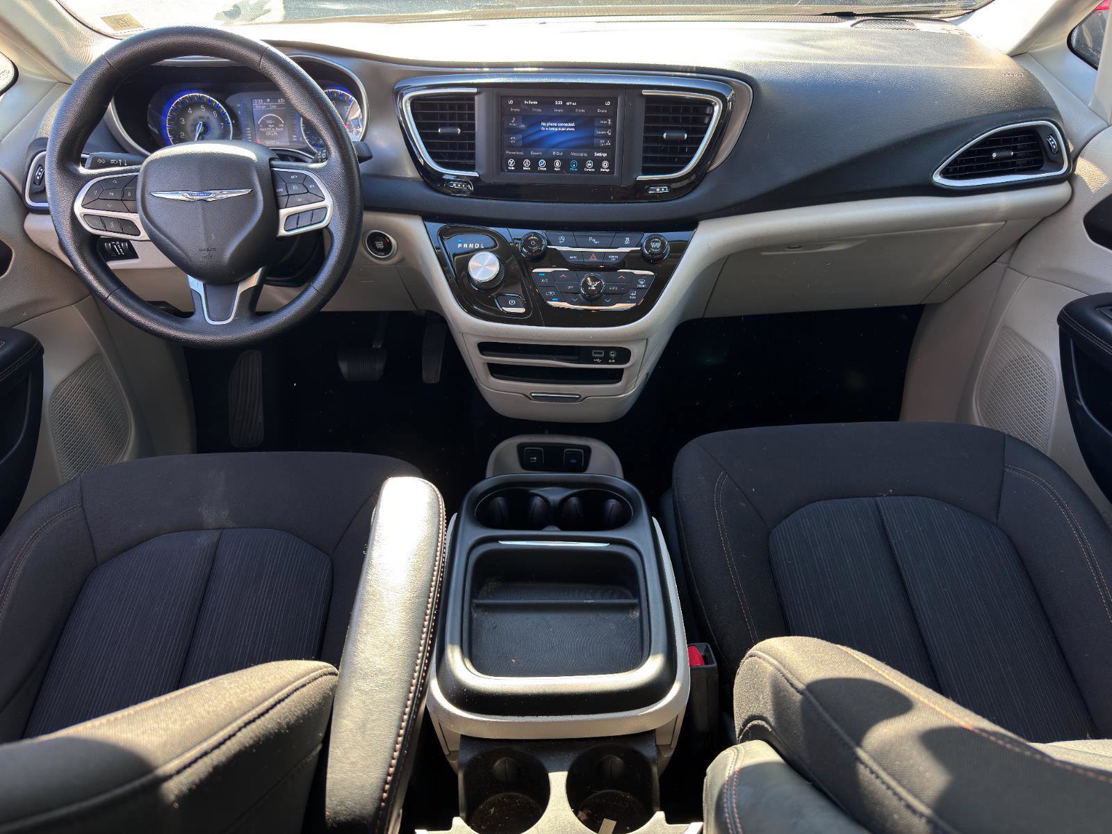 Used 2020 Chrysler Pacifica Touring image 25