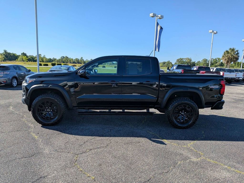 Used 2024 Chevrolet Colorado Trail Boss w/ Technology Package AWD/4WD image 10