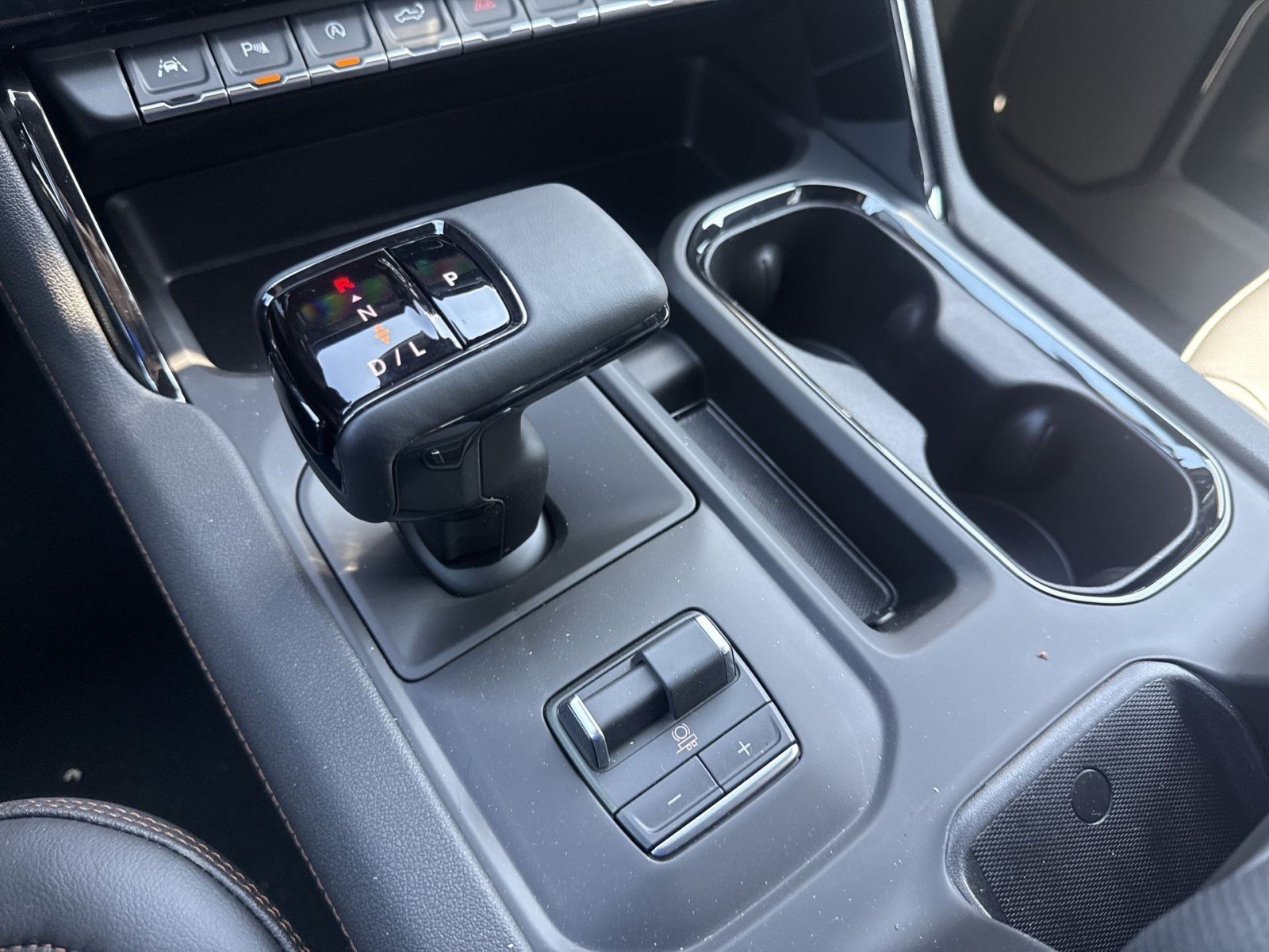 New 2026 GMC Sierra 1500 AT4 w/ Technology Package AWD/4WD image 17