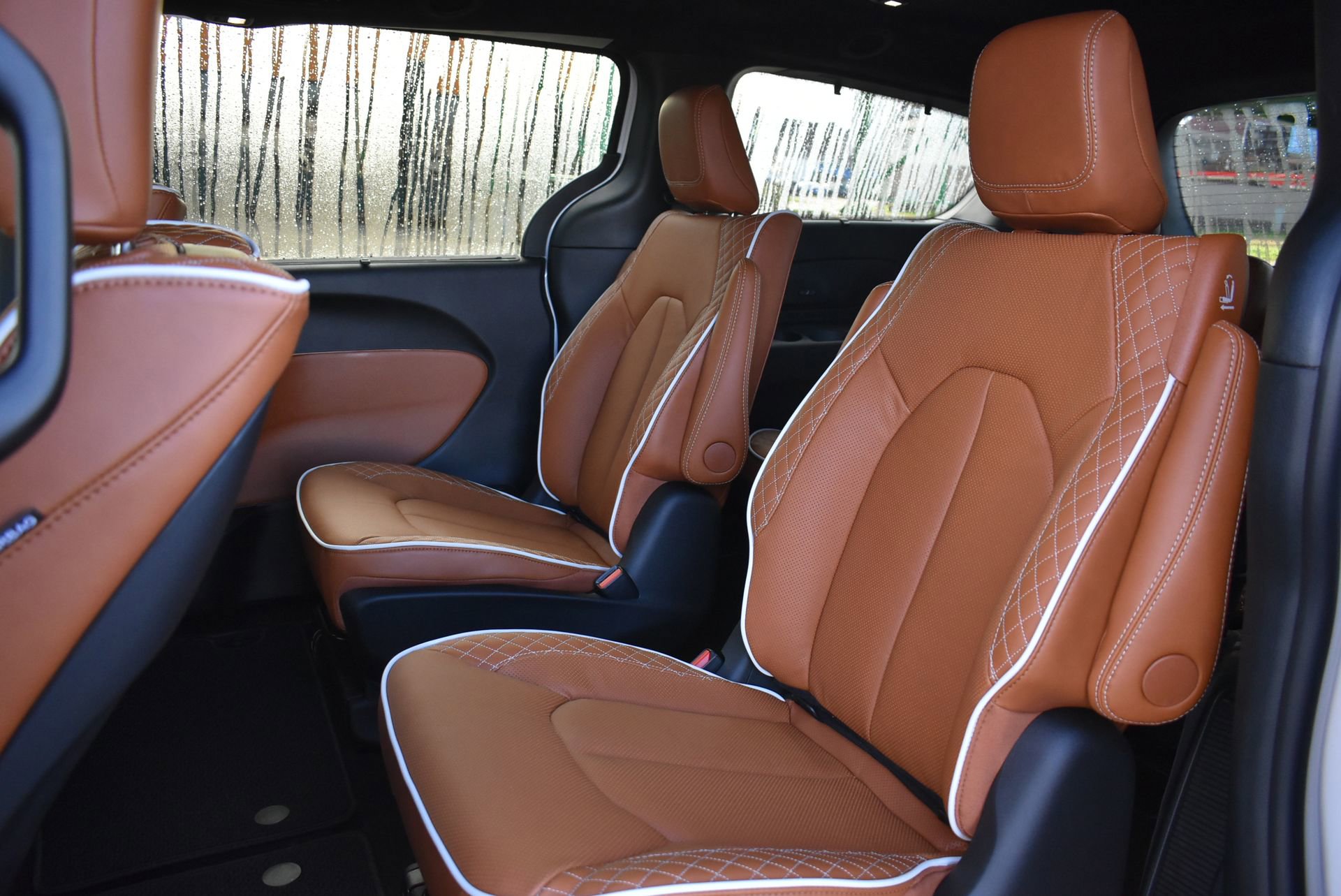 New 2026 Chrysler Pacifica Pinnacle image 18