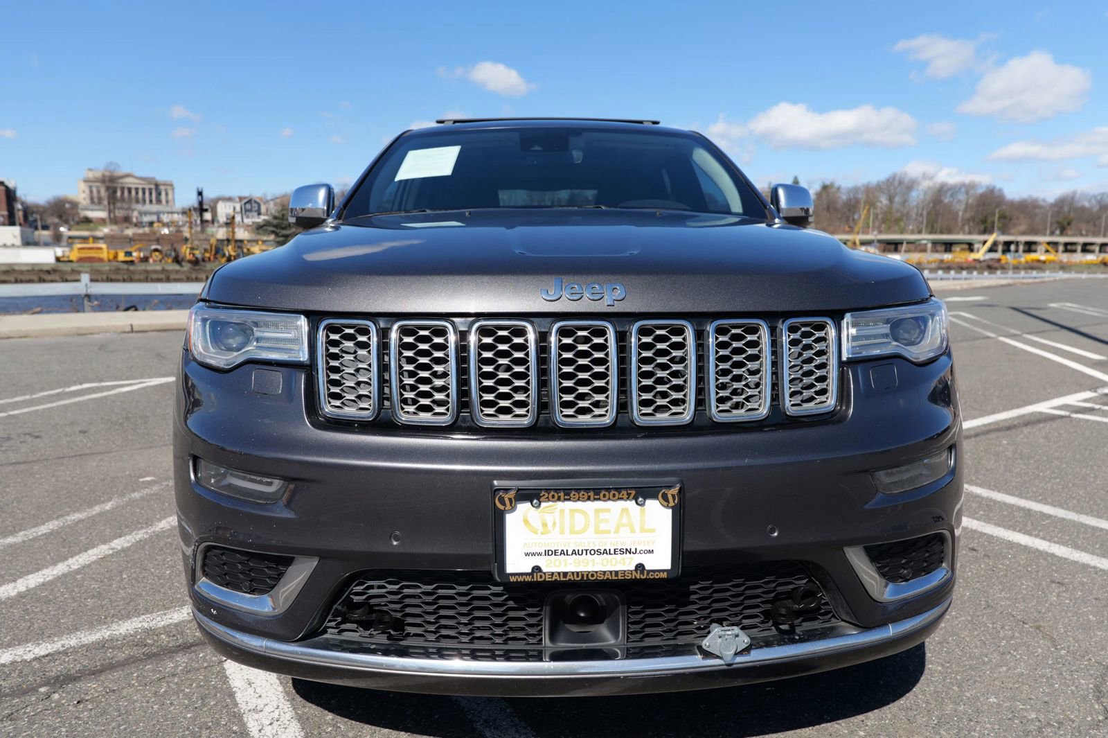 Used 2018 Jeep Grand Cherokee Summit image 2