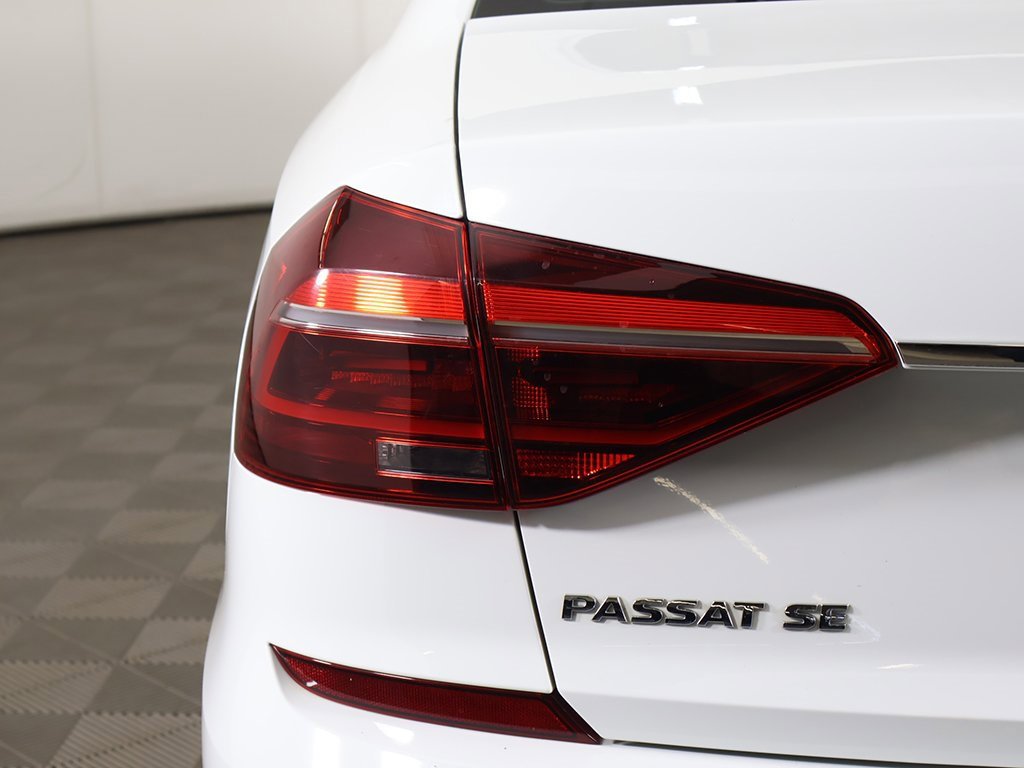 Used 2018 Volkswagen Passat 2.0T SE image 16