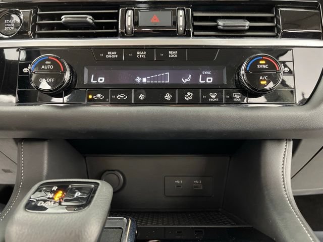 Used 2025 Nissan Pathfinder SV FWD image 28
