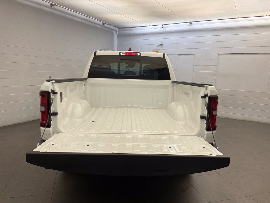 New 2026 RAM 1500 Express AWD/4WD image 5