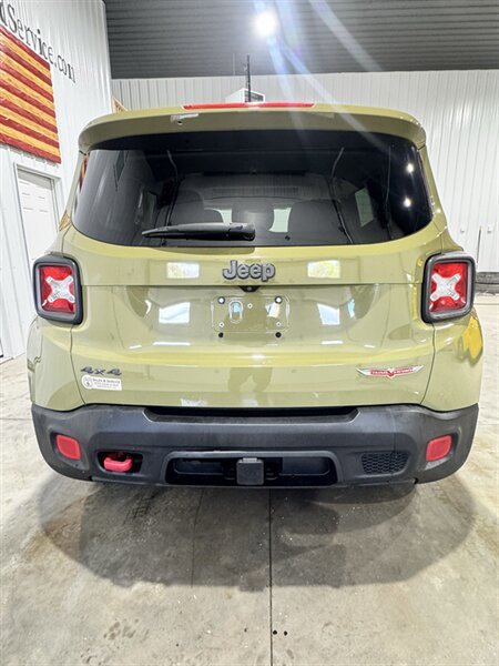 Used 2015 Jeep Renegade Trailhawk w/ Premium Leather Group AWD/4WD image 5