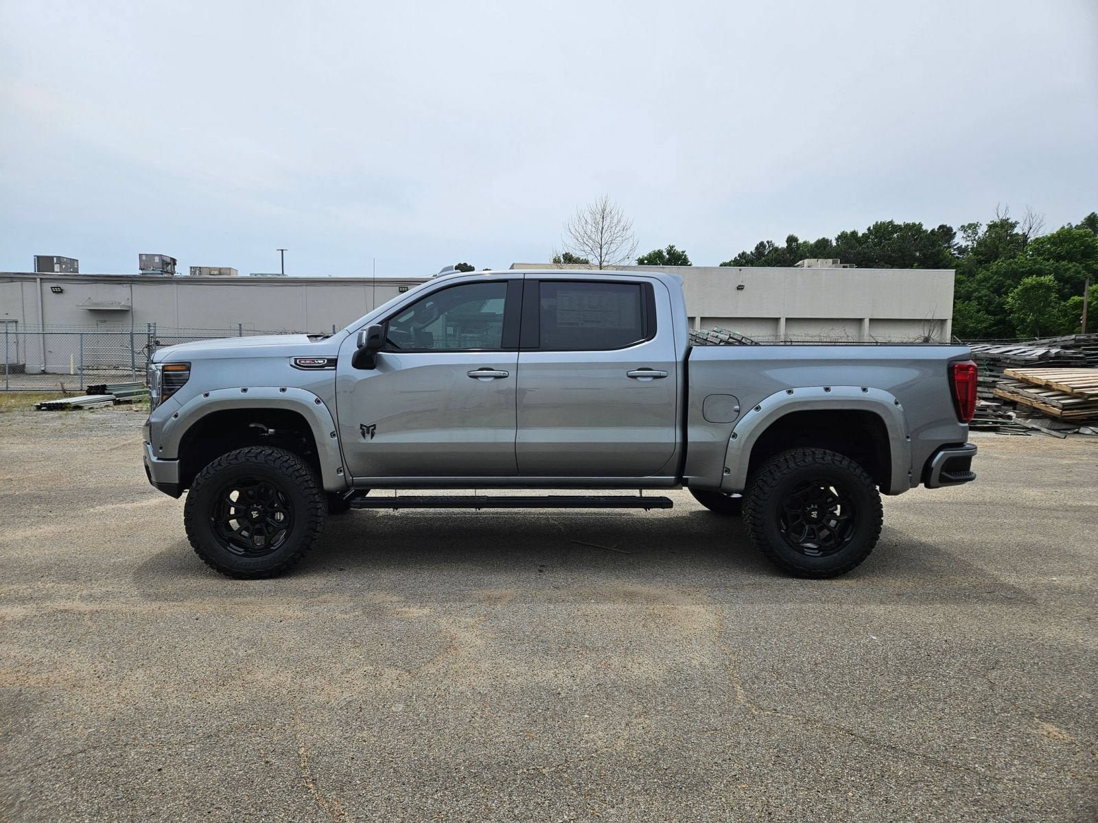 New 2026 GMC Sierra 1500 AT4 w/ AT4 Premium Package AWD/4WD image 2