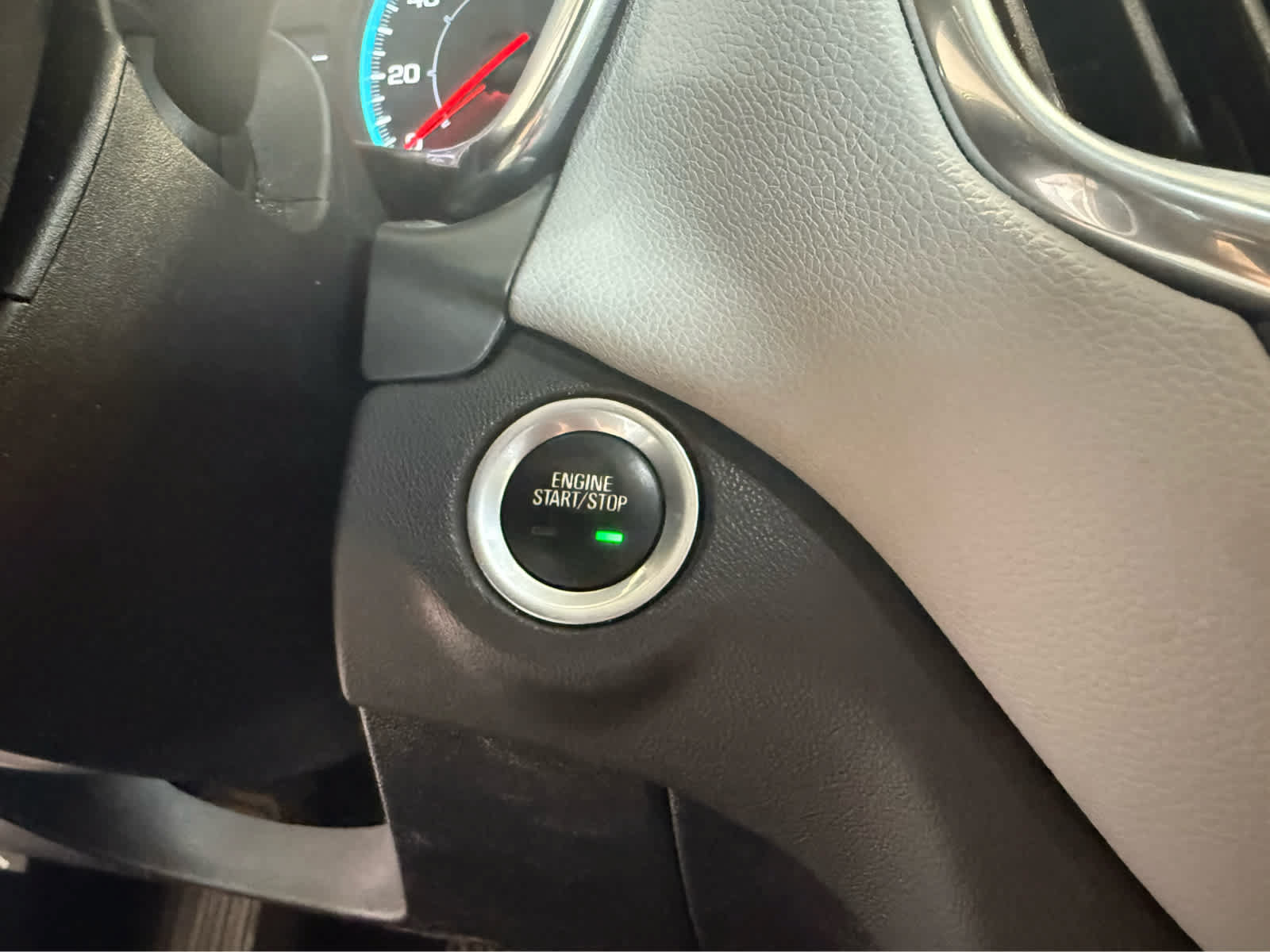 Used 2019 Chevrolet Equinox LS AWD/4WD image 11