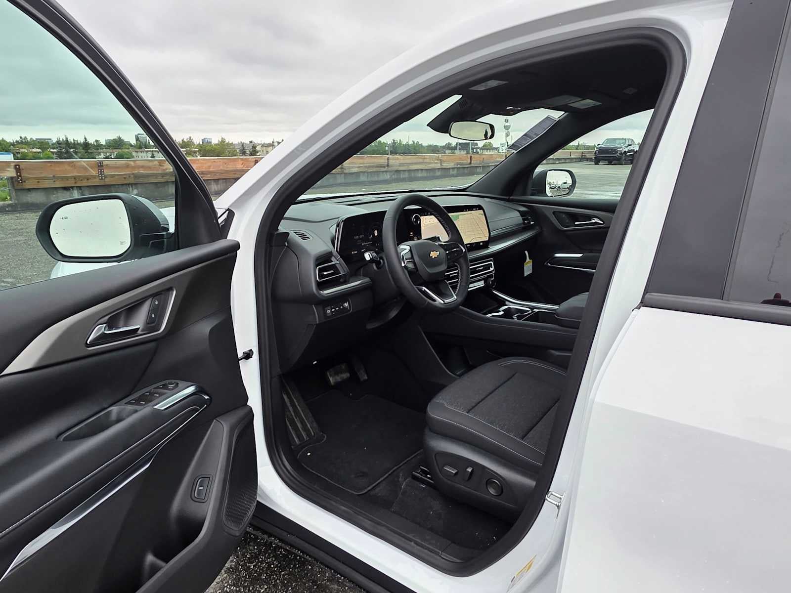 New 2027 Chevrolet Traverse LT AWD/4WD image 19