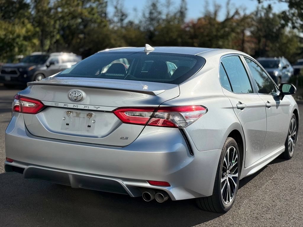 Used 2019 Toyota Camry SE FWD image 5