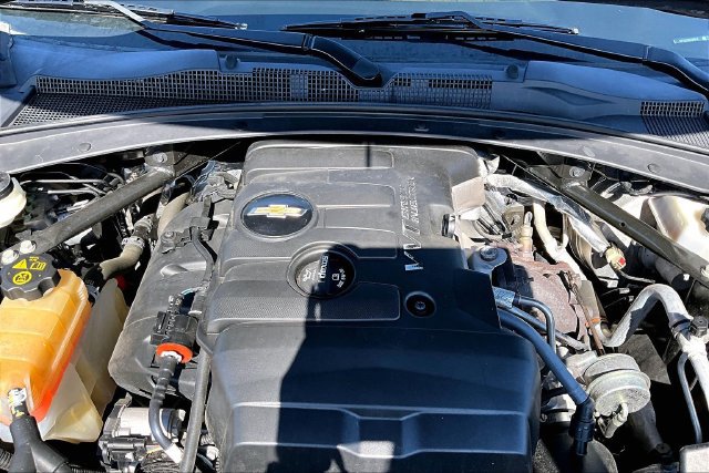 Used 2022 Chevrolet Camaro LT RWD image 30
