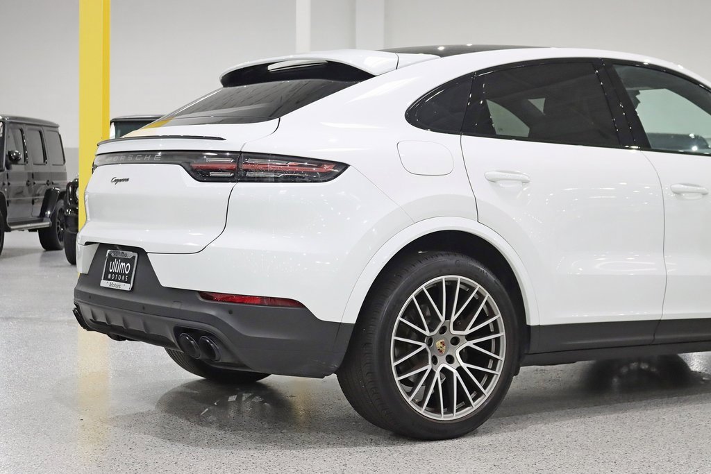 Used 2023 Porsche Cayenne Platinum Edition image 10