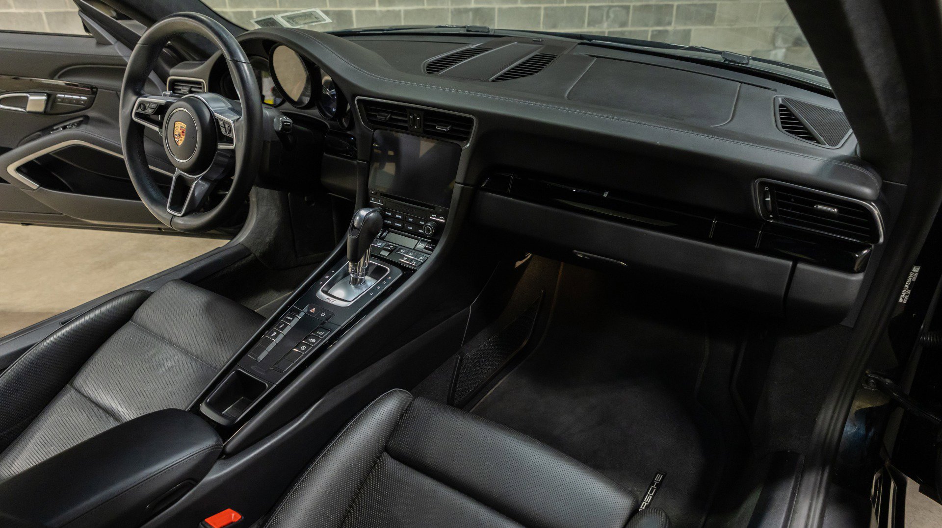 Used 2019 Porsche 911 Carrera RWD image 47