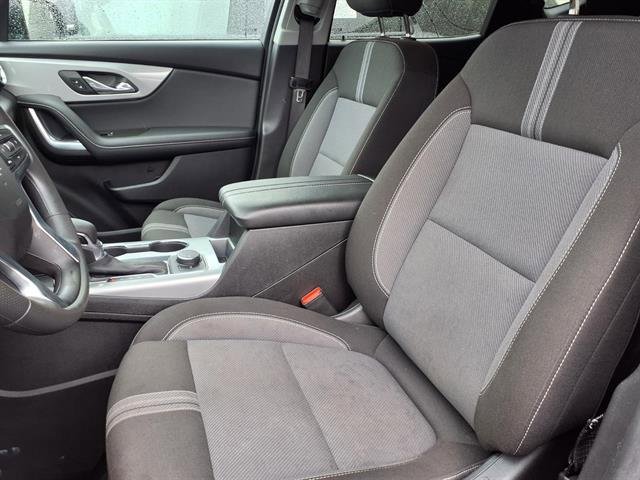 Used 2025 Chevrolet Blazer LT FWD image 3