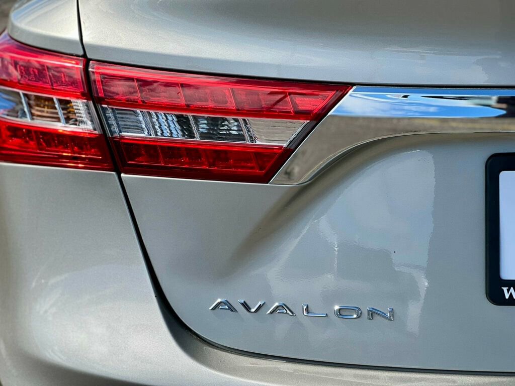 Used 2014 Toyota Avalon XLE Premium image 9