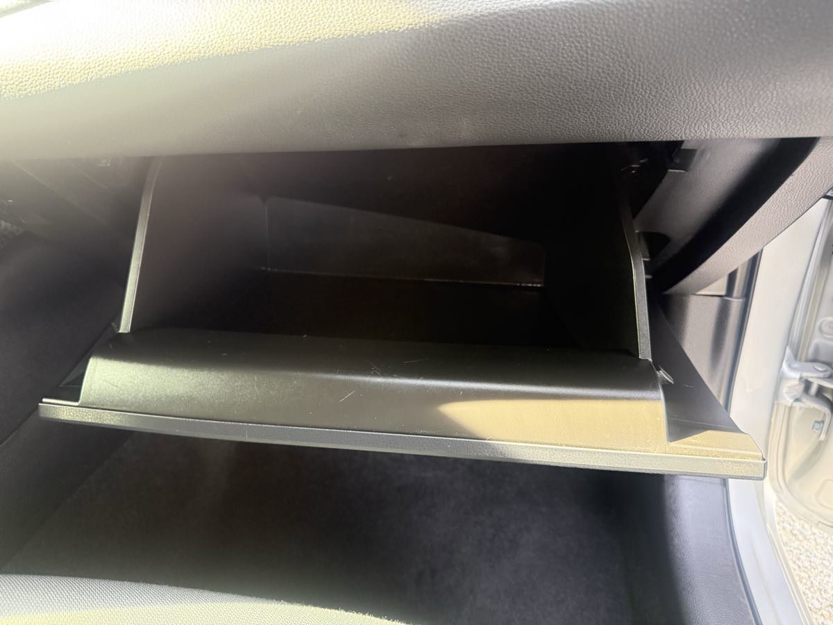 Used 2020 Toyota Corolla SE w/ Carpet Mat Package image 37